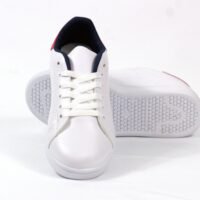Tenis blanco con rojo